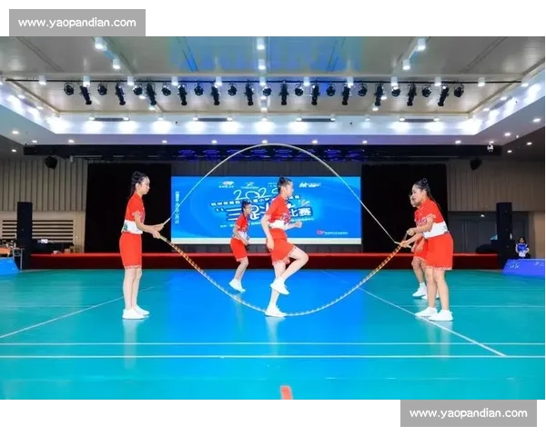三跳比赛精彩回顾：运动员突破自我刷新纪录展现卓越竞技水平